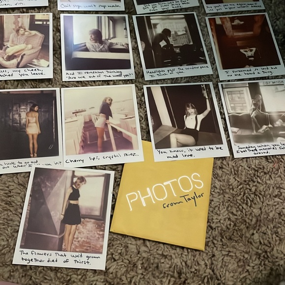 TAYLOR SWIFT 1989 Polaroids - Picture 2 of 3